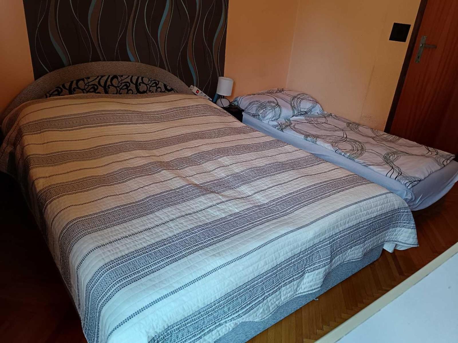 Szuzanna Fenyves Panzio Bed & Breakfast Siofok Exterior photo
